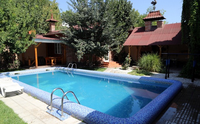 Swimming-pool of house at Darhan district in Tashkent